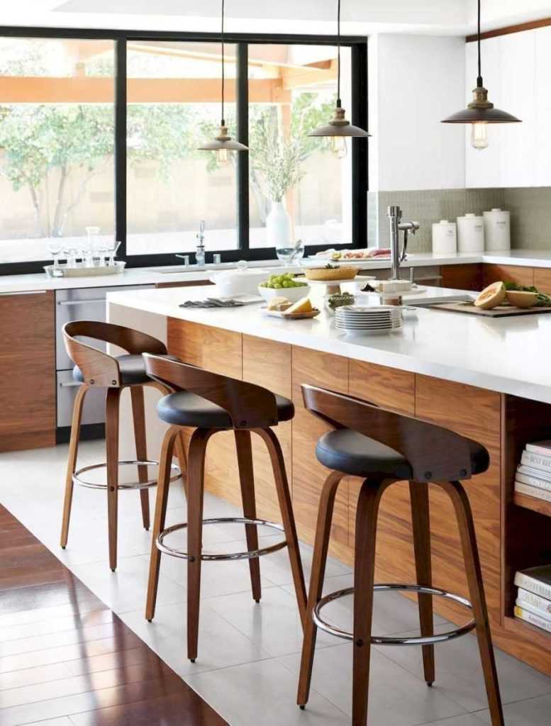 Барные стулья на кухне